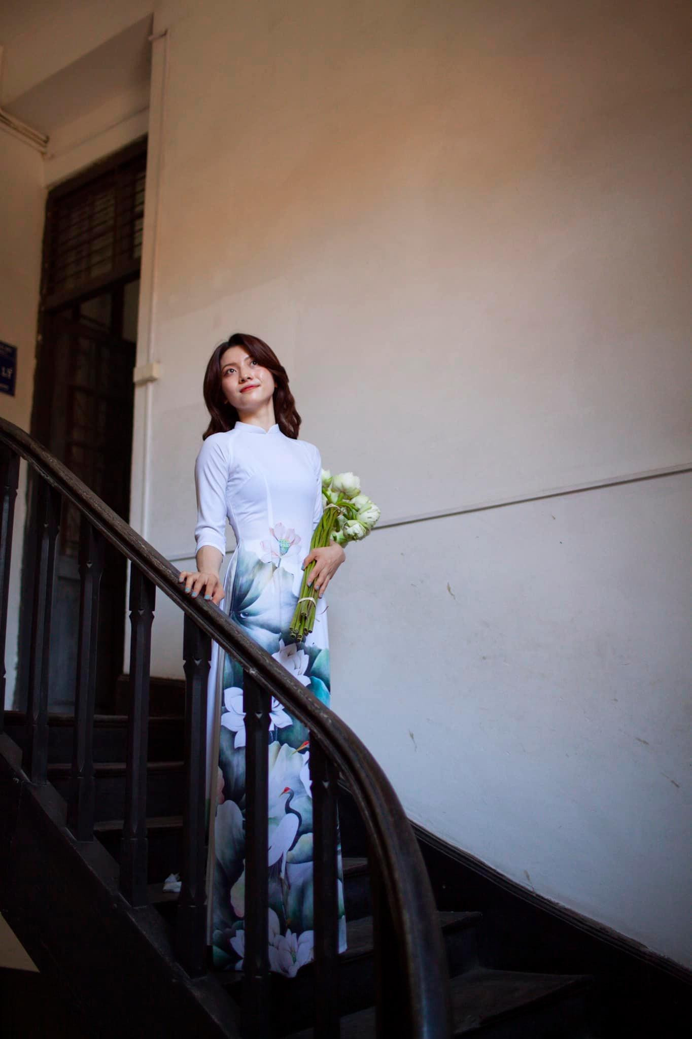 Với Phương Loan: "Mỗi cô gái đều mang trong mình một vẻ đẹp riêng".