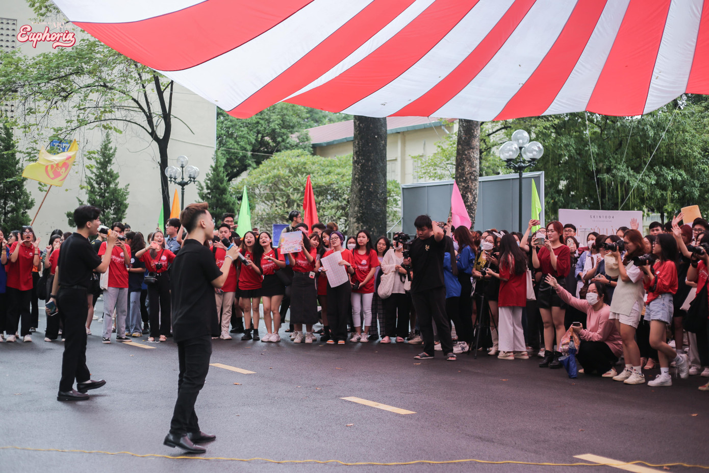 Du ca - “đặc sản” của trường Báo, món quà ý nghĩa dành tặng đến các sinh viên ngày đầu tựu trường.