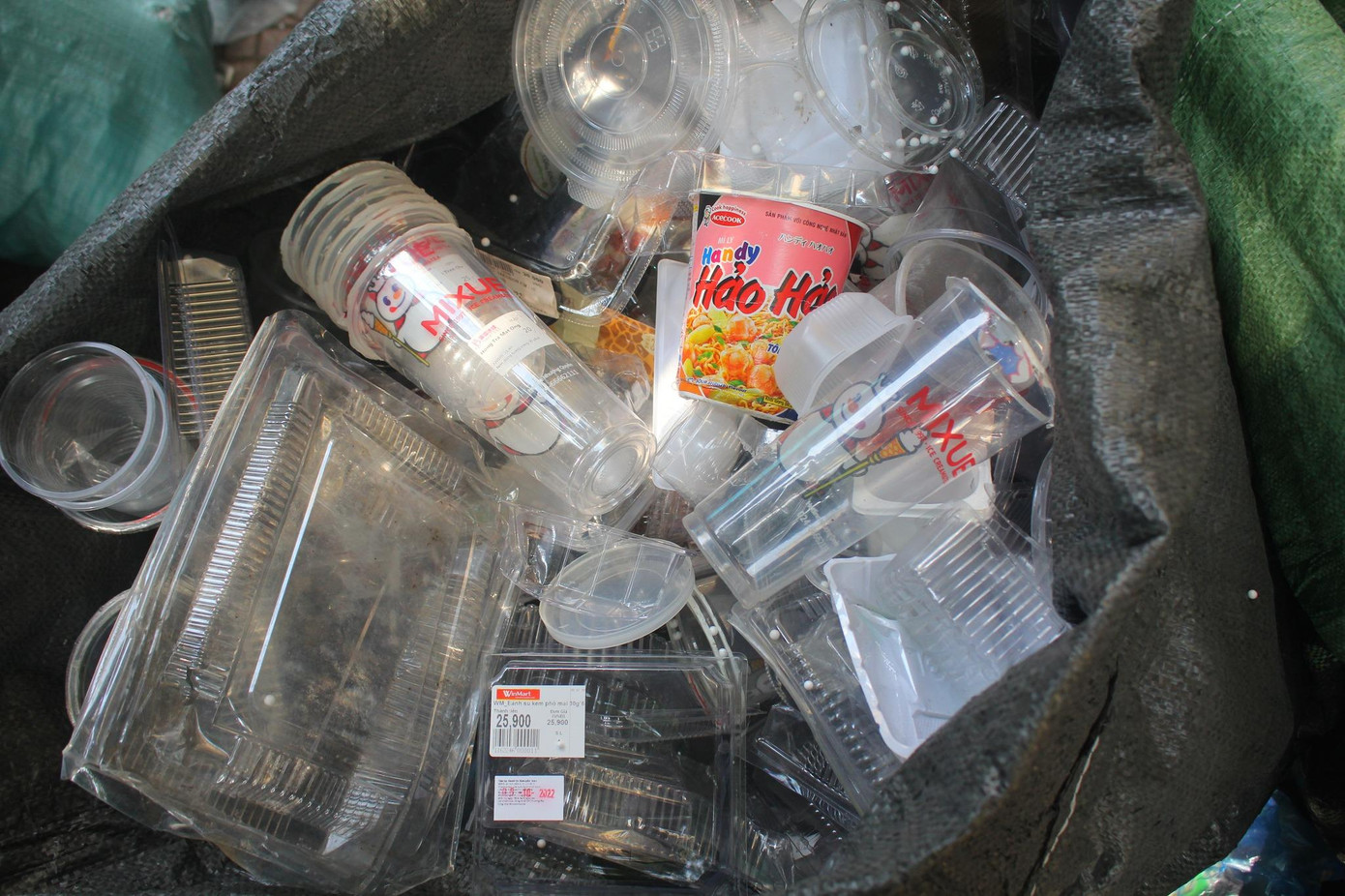 Rác thải nhựa.