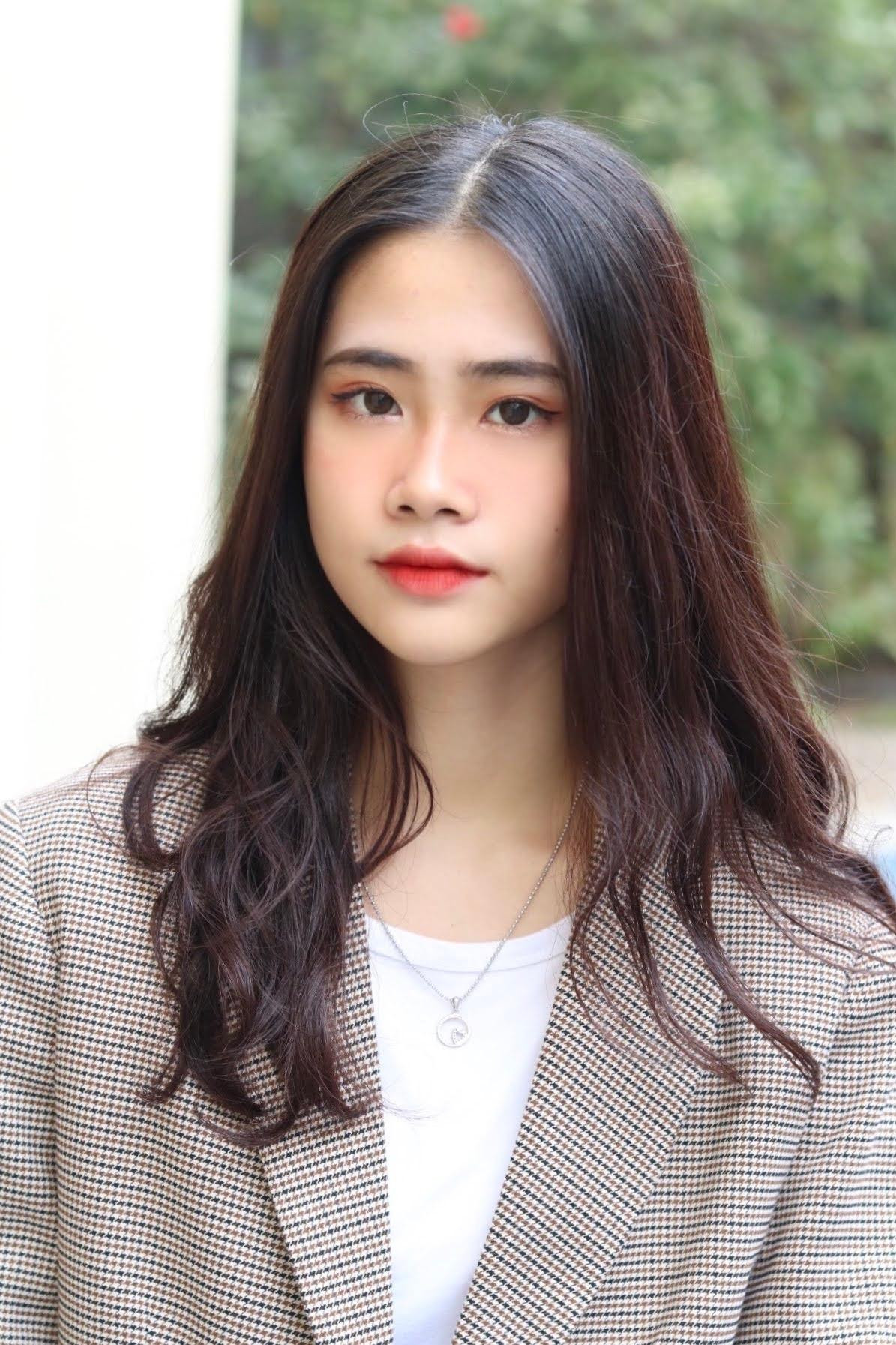 Trần Thị Minh Anh, hiện đang là sinh viên năm nhất của Học viện Ngoại giao. Trần Thị Minh Anh, hiện đang là sinh viên năm nhất của Học viện Ngoại giao.