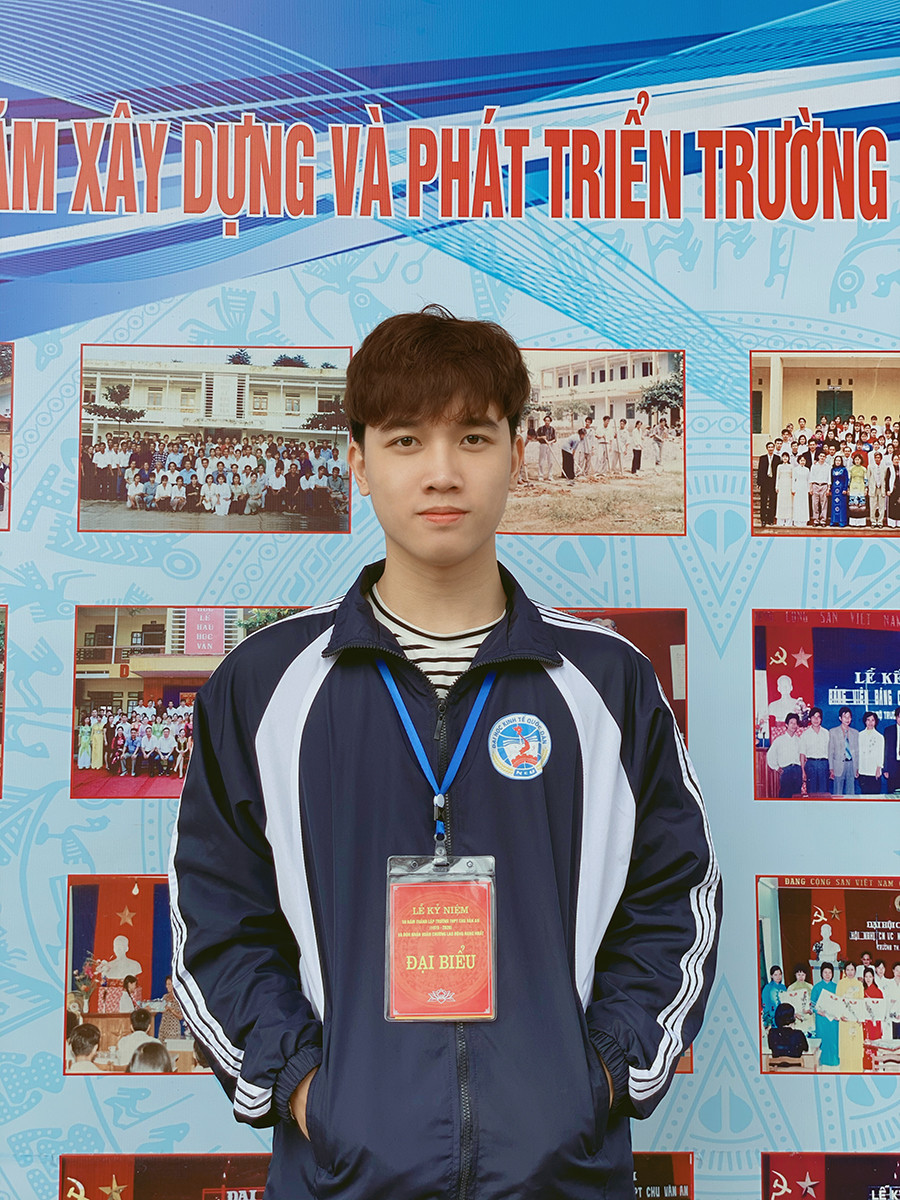 Mạnh Dũng từng là Đội trưởng của “Đội tuyển thể thao điện tử tỉnh Yên Bái”. Mạnh Dũng từng là Đội trưởng của “Đội tuyển thể thao điện tử tỉnh Yên Bái”.