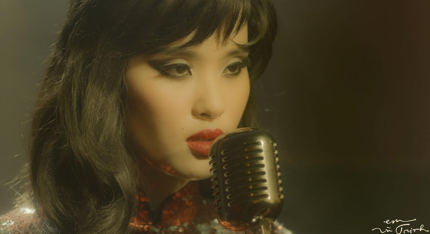 Vai danh ca Thanh Thúy do cô gái trẻ Nhật Linh đảm nhận.