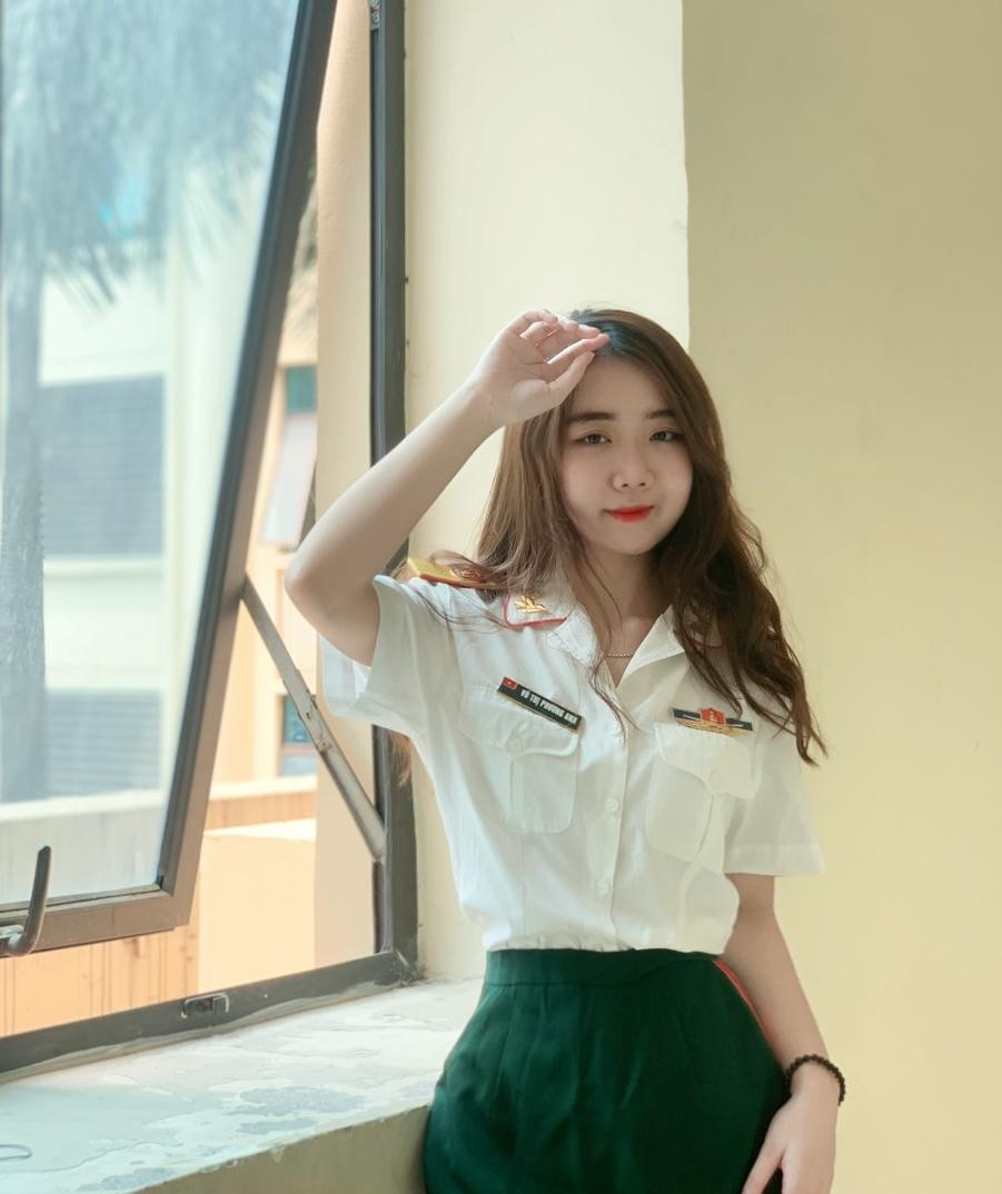 Hãy luôn kiên trì và nỗ lực để đạt được mục tiêu và mong ước bản thân đã đề ra. Bởi “Trên con thành công không có chỗ cho kẻ lười biếng”!