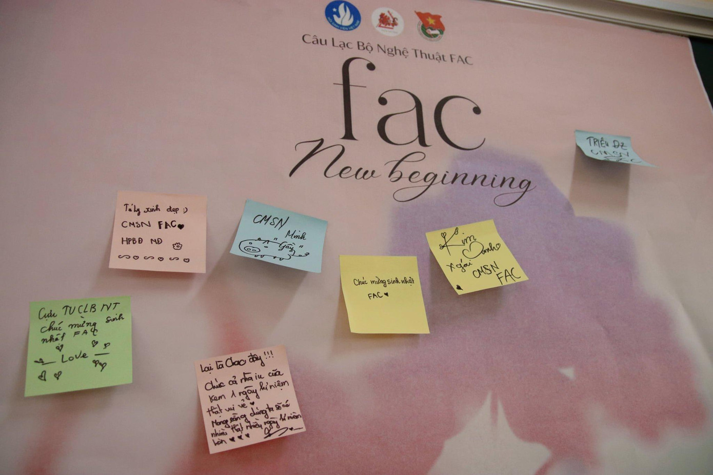 Lời gửi gắm của các thành viên nhân ngày sinh nhật CLB Nghệ Thuật Khoa Luật, trường Đại học Mở Hà Nội. Lời gửi gắm của các thành viên nhân ngày sinh nhật CLB Nghệ Thuật Khoa Luật, trường Đại học Mở Hà Nội.