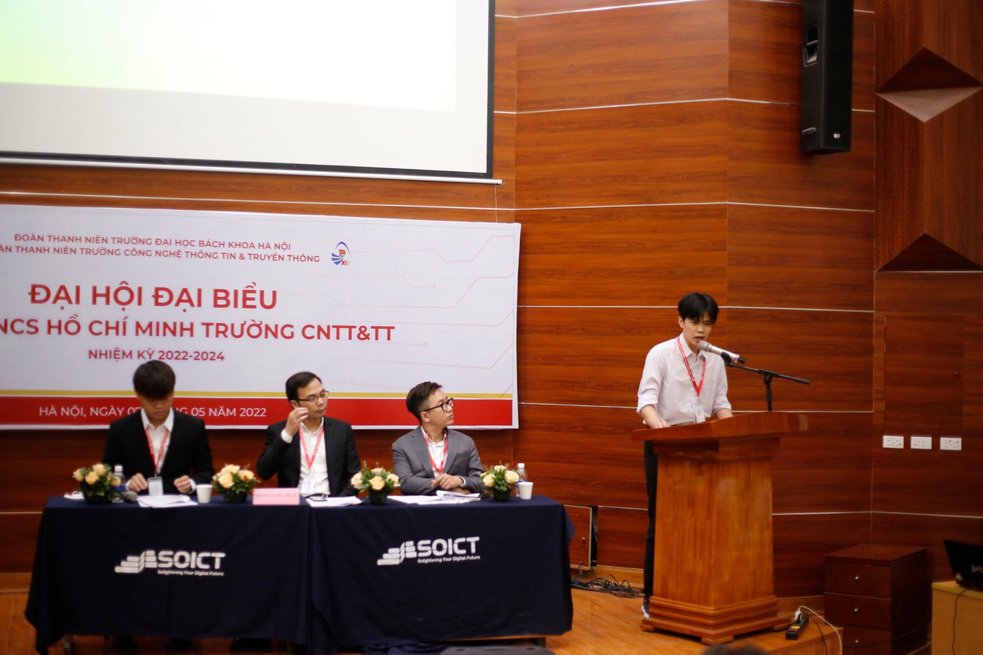 Phát biểu tại Đại hội Đoàn trường CNTT. Phát biểu tại Đại hội Đoàn trường CNTT.