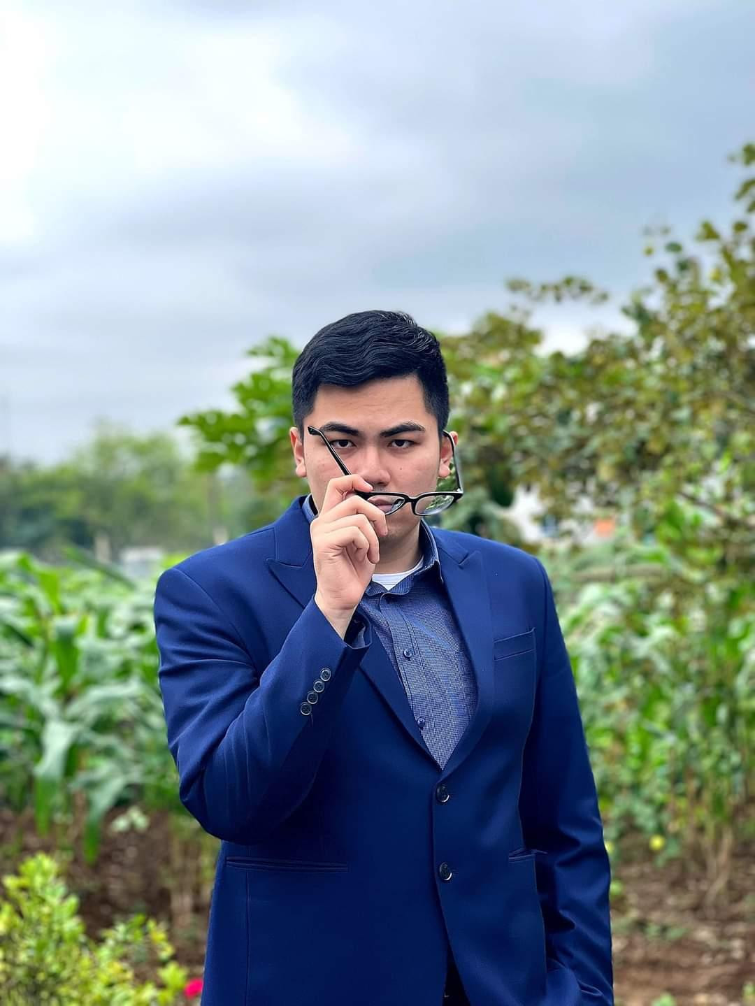 Long chia sẻ: "Mình mong muốn có thể truyền cảm hứng cho mọi người xung quanh và hãy tin tưởng vào chính bản thân, làm việc hết mình vì đam mê mà mọi người lựa chọn." Long chia sẻ: "Mình mong muốn có thể truyền cảm hứng cho mọi người xung quanh và hãy tin tưởng vào chính bản thân, làm việc hết mình vì đam mê mà mọi người lựa chọn."