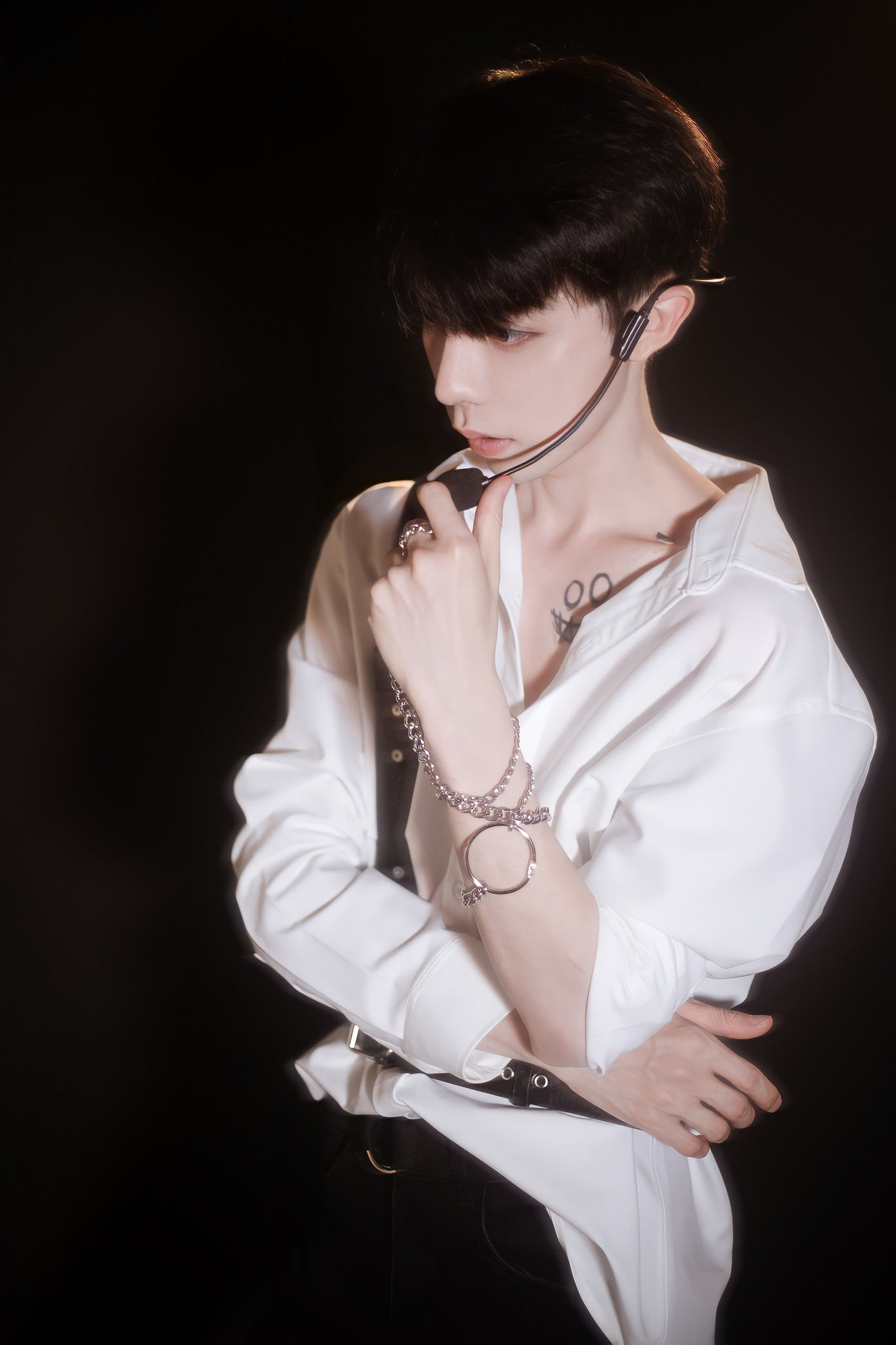 Sở hữu gương mặt điển trai cùng góc nghiêng thần thánh, Tuấn Tài nhận được sự yêu mến của đông đảo người hâm mộ trên các nền tảng mạng xã hội.