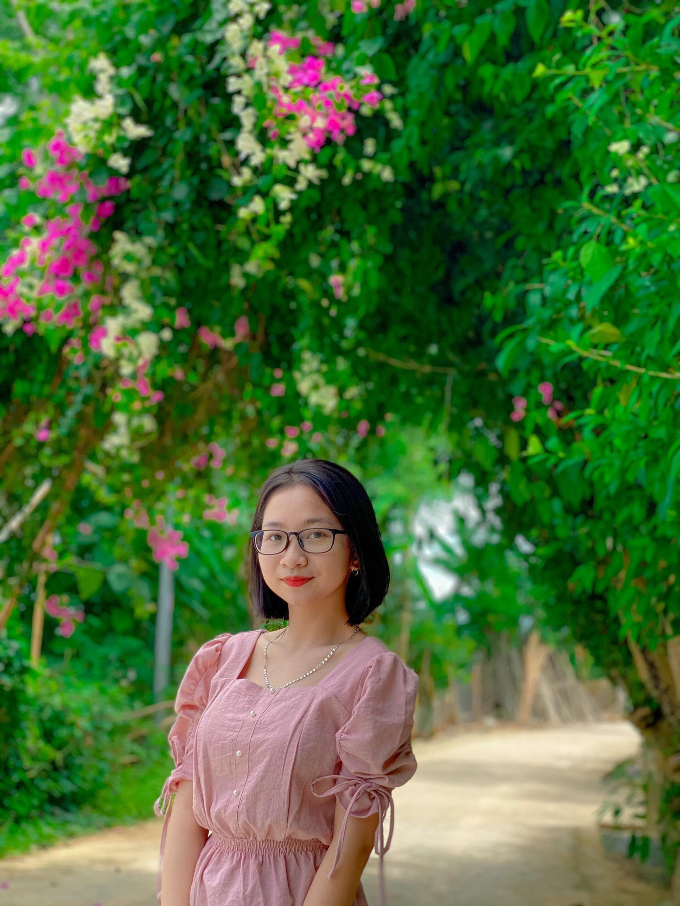 Dù dành khá nhiều thời gian cho công tác Đoàn - Hội và tình nguyện, nhưng Huyền Chi vẫn giữ được thành tích học tập tốt với loại xuất sắc.