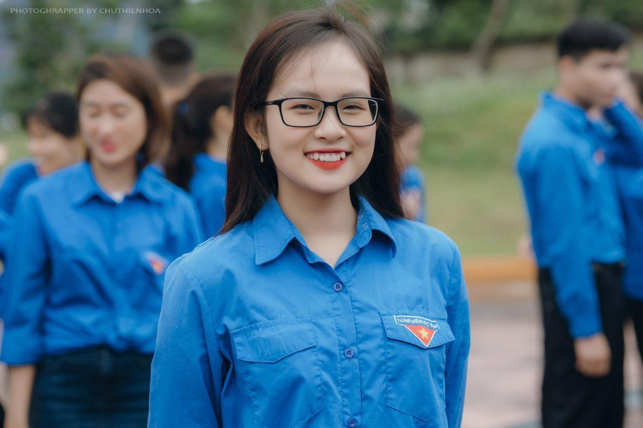 Nguyễn Thị Hồng Hạnh sinh ra và lớn lên tại mảnh đất Thái Nguyên. Nguyễn Thị Hồng Hạnh sinh ra và lớn lên tại mảnh đất Thái Nguyên.