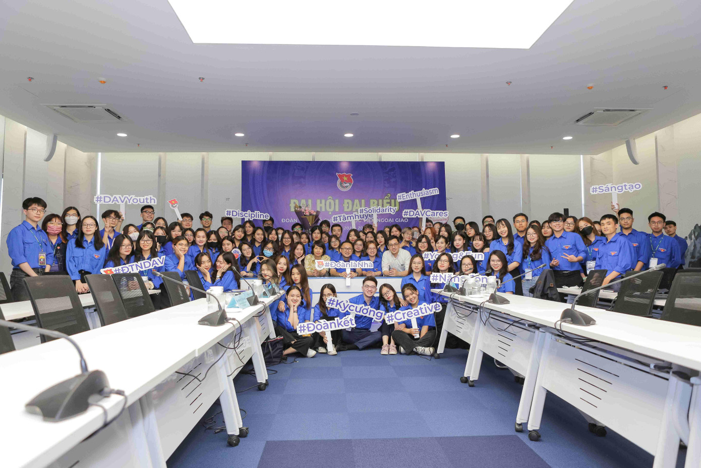 Thái Minh cùng các tình nguyện viên tích cực tham gia các hoạt động tình nguyện vì cộng đồng. Thái Minh cùng các tình nguyện viên tích cực tham gia các hoạt động tình nguyện vì cộng đồng.