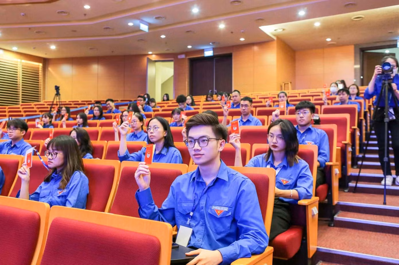 Thái Minh cùng các tình nguyện viên tích cực tham gia các hoạt động tình nguyện vì cộng đồng.