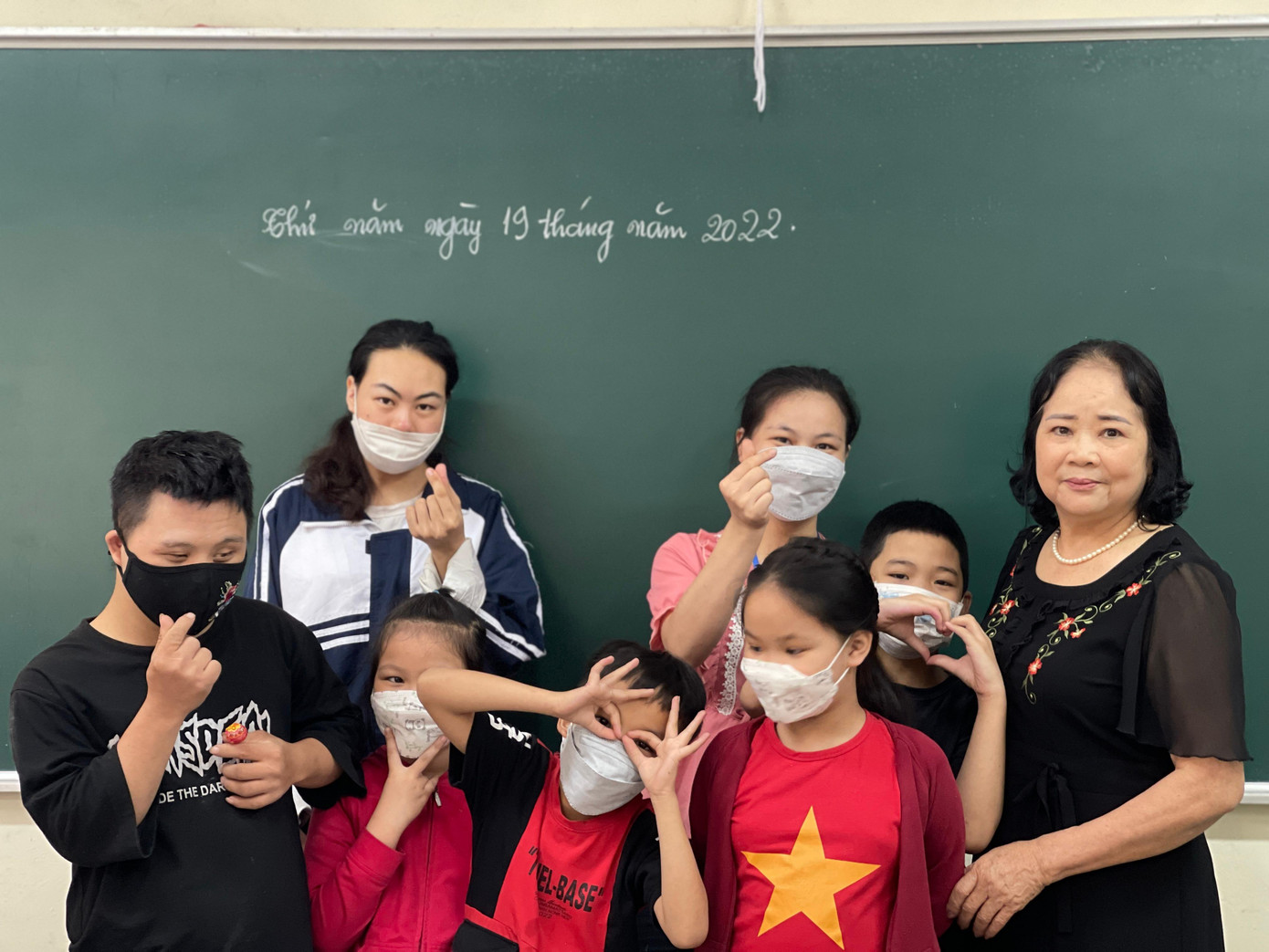 Cô giáo Huyền rất hạnh phúc khi nhìn thấy các em học sinh khôn lớn và trưởng thành lên mỗi ngày.