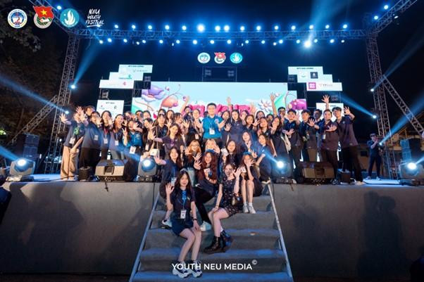 NEU Youth Connection - Câu lạc bộ kết nối trẻ là một trong những đơn vị tham gia tổ chức chương trình.