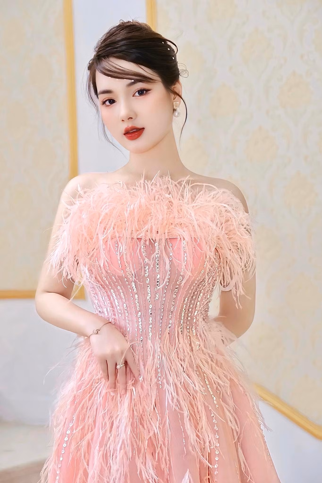 Thanh Hằng là chị