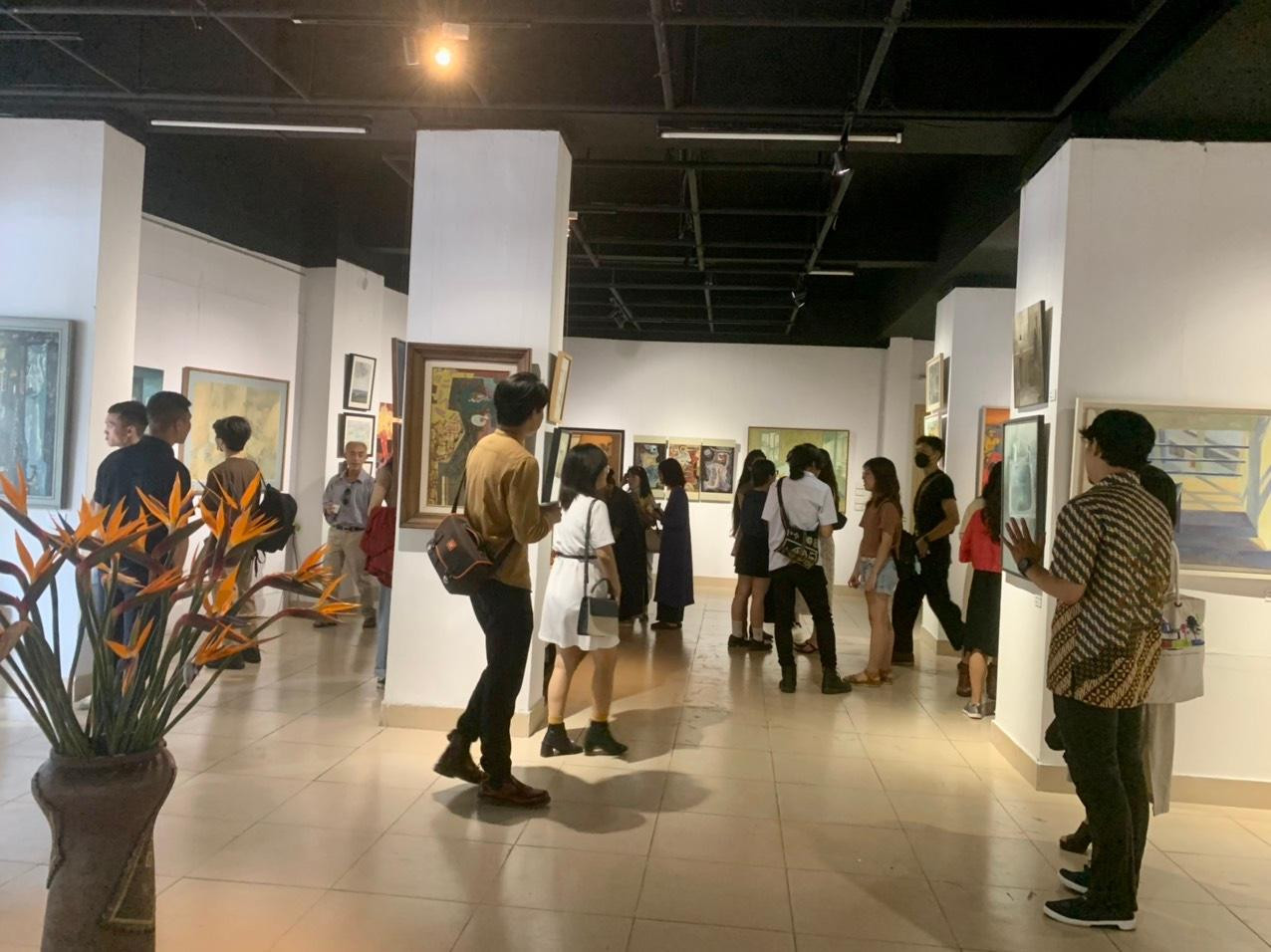 Triển lãm thu hút đông đảo người tham gia. Triển lãm thu hút đông đảo người tham gia.