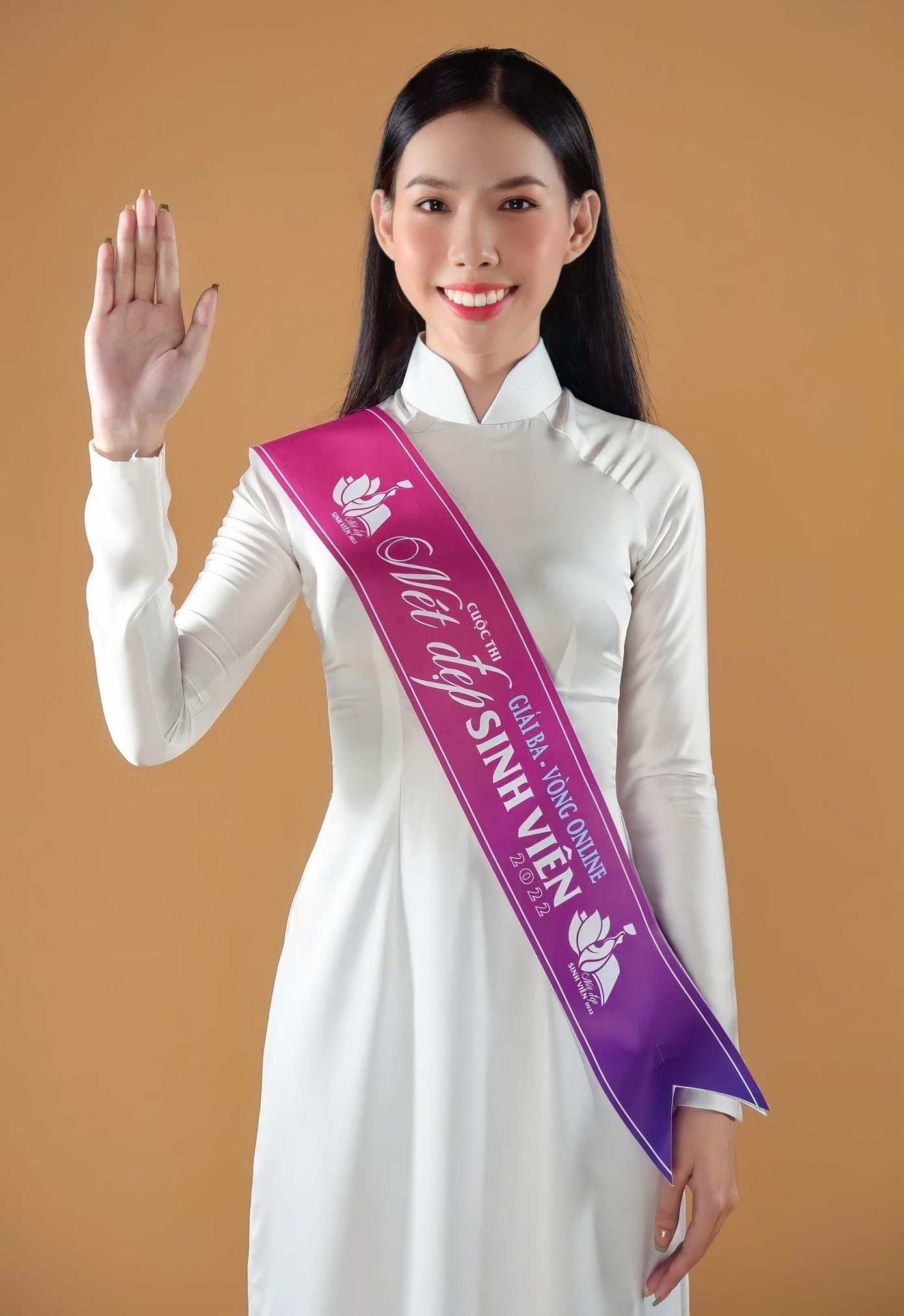 Với những kinh nghiệm nhất định trên các “đấu trường” sắc đẹp, Ngọc Hân mong muốn trở thành người dẫn chương trình hay người mẫu chuyên nghiệp.