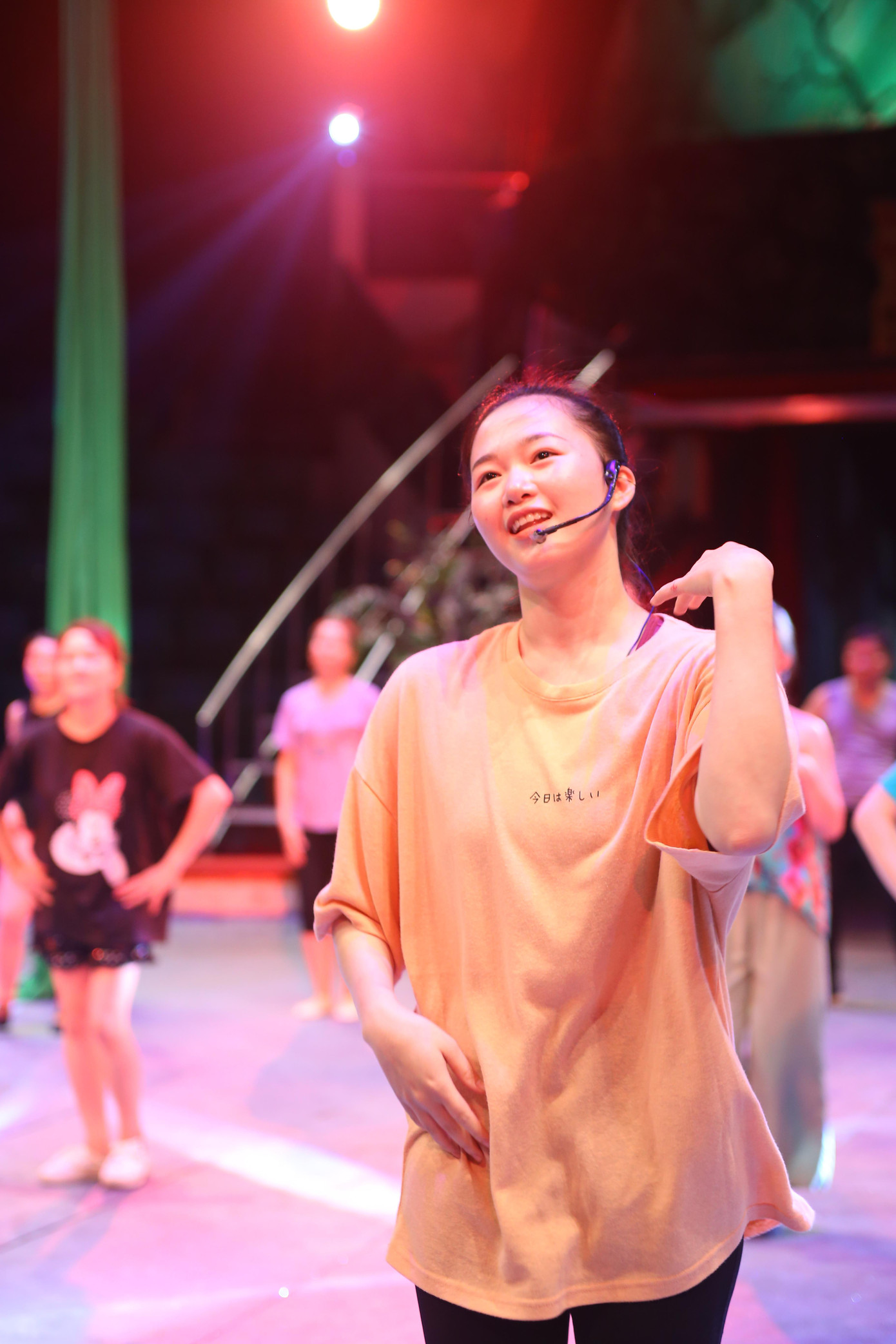 Niềm say mê toát lên từ ánh mắt cô nàng...