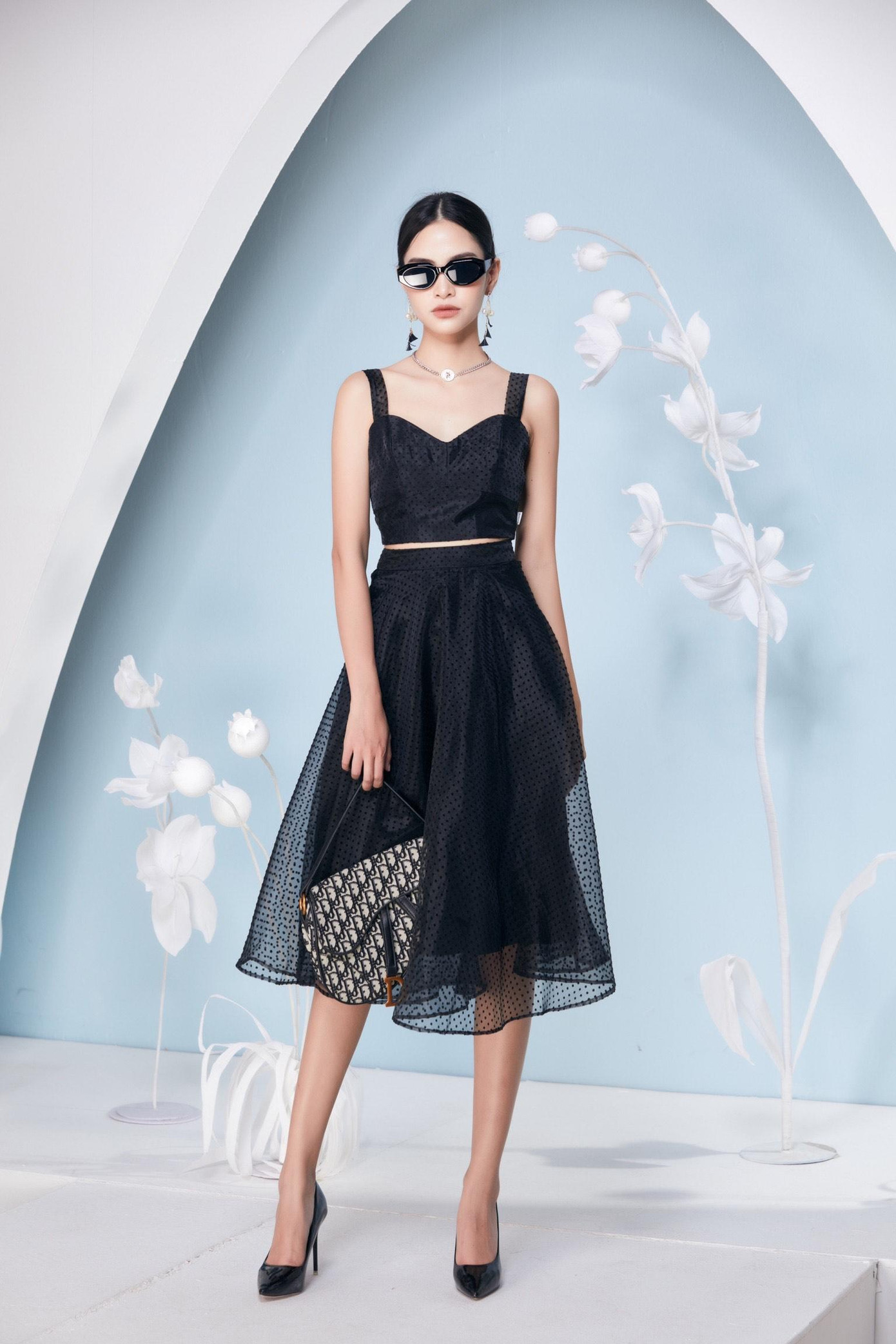 Luôn chọn cách kiên trì và làm nổi bật bản thân bằng những ưu thế, điểm mạnh riêng, song song đó, Trịnh Châm luôn giữ thái độ làm việc cầu tiến, học hỏi nhằm giúp ích cho bản thân và công việc. Luôn chọn cách kiên trì và làm nổi bật bản thân bằng những ưu thế, điểm mạnh riêng, song song đó, Trịnh Châm luôn giữ thái độ làm việc cầu tiến, học hỏi nhằm giúp ích cho bản thân và công việc.