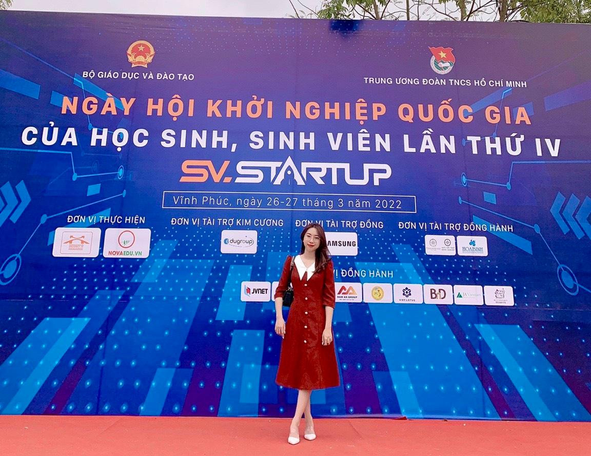 Linh Nhi tham gia chung kết toàn quốc cuộc thi “Học sinh, sinh viên với ý tưởng khởi nghiệp 2021 diễn ra tại tỉnh Vĩnh Phúc”. Linh Nhi tham gia chung kết toàn quốc cuộc thi “Học sinh, sinh viên với ý tưởng khởi nghiệp 2021 diễn ra tại tỉnh Vĩnh Phúc”.