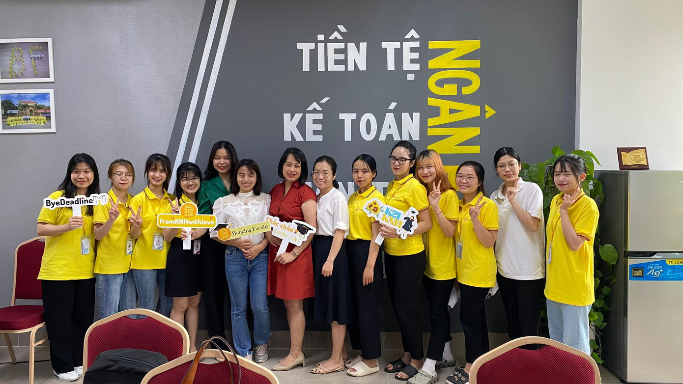 Diệu Ly tham gia hỗ trợ buổi thu khóa luận, chuyên đề năm 2022. Diệu Ly tham gia hỗ trợ buổi thu khóa luận, chuyên đề năm 2022.