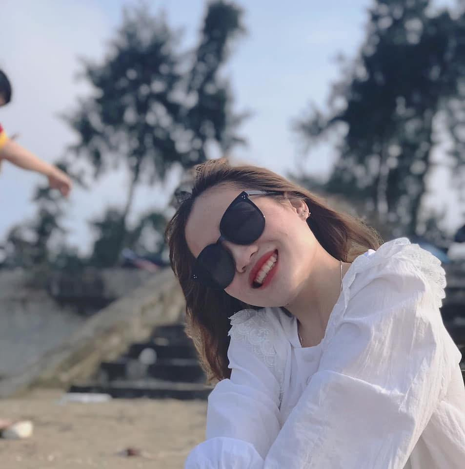 Lê Mai Hậu, sinh viên năm cuối ngành Sư phạm Tiếng Anh trường Đại học Vinh. Lê Mai Hậu, sinh viên năm cuối ngành Sư phạm Tiếng Anh trường Đại học Vinh.