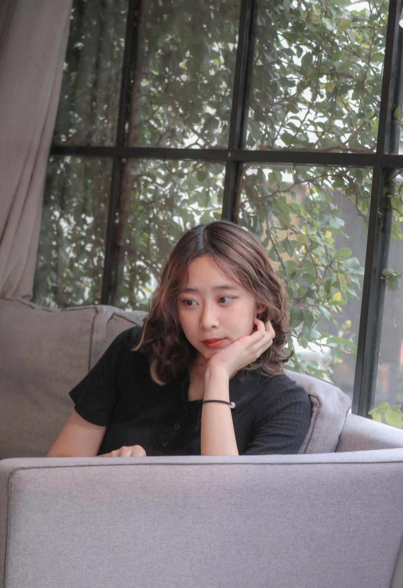 Phương Hiền là sinh viên chuyên ngành Báo chí trường Nhân văn. Phương Hiền là sinh viên chuyên ngành Báo chí trường Nhân văn.