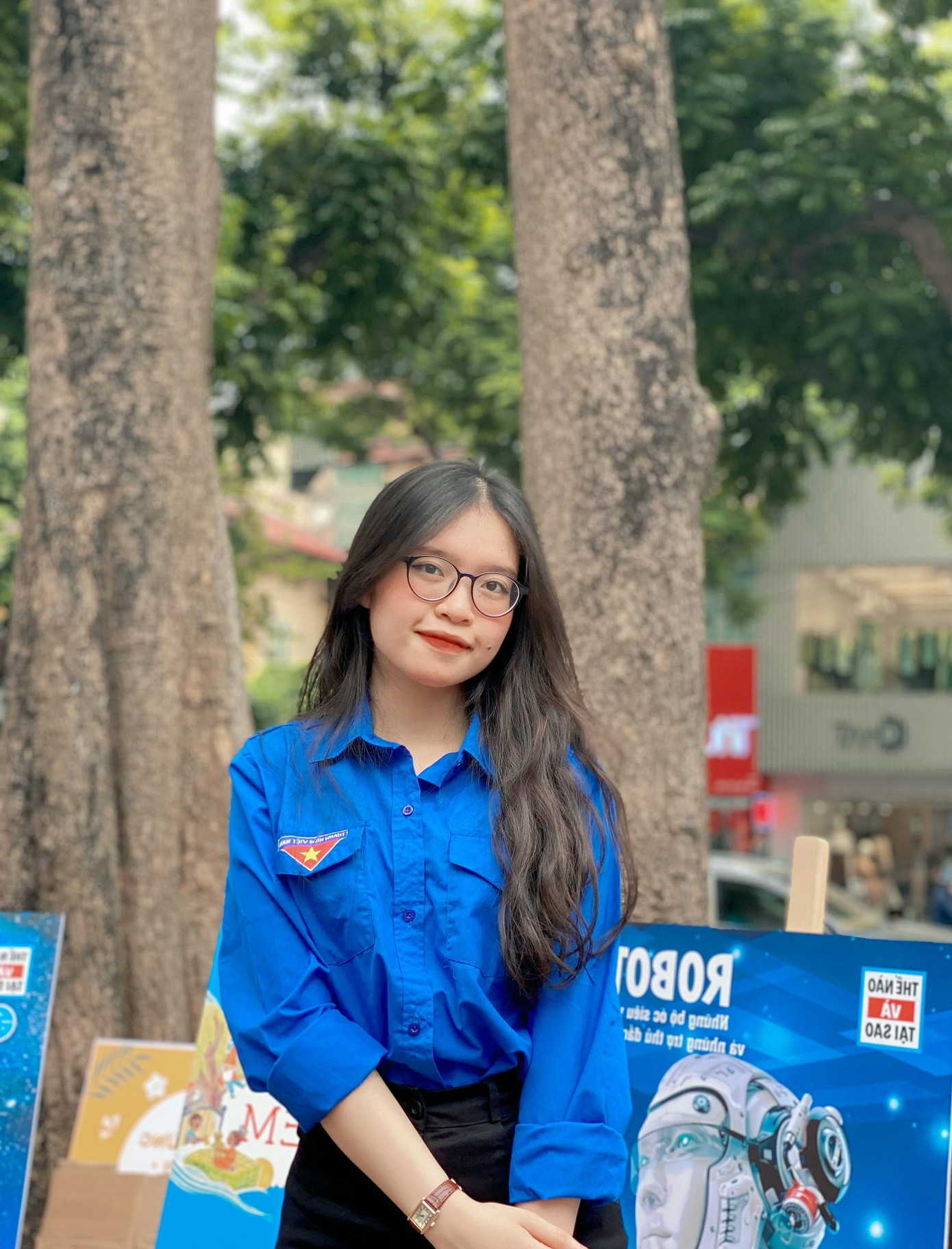 Từ năm học thứ 2, Hà Hoàng Trà My đã chủ động, nhiệt huyết, luôn năng nổ tham gia và đạt được nhiều thành tích trong hoạt động do nhà trường, khoa và câu lạc bộ tổ chức. Từ năm học thứ 2, Hà Hoàng Trà My đã chủ động, nhiệt huyết, luôn năng nổ tham gia và đạt được nhiều thành tích trong hoạt động do nhà trường, khoa và câu lạc bộ tổ chức.