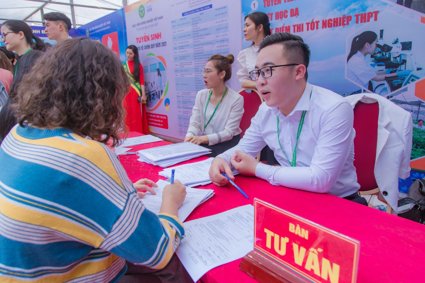 Luôn tích cực đóng góp vào sự nghiệp xây dựng và phát triển của Học viện Nông nghiệp Việt Nam.