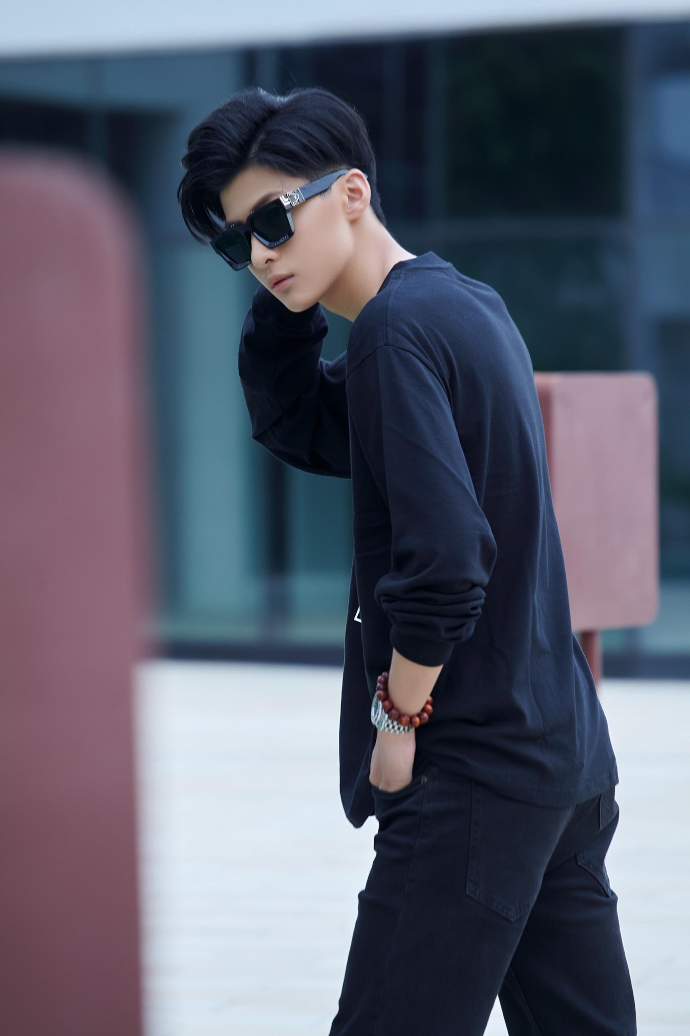 Dylan Nguyễn nhanh chóng trở thành cái tên nhận được nhiều săn đón từ các nhà làm phim, các nhà thiết kế nổi tiếng.