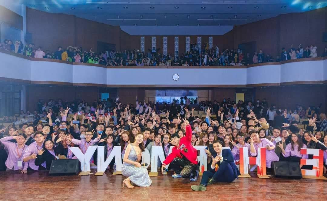 Mỗi hoạt động đều là một trải nghiệm quý giá của Minh Anh cũng như các sinh viên trong khoa, trường. Mỗi hoạt động đều là một trải nghiệm quý giá của Minh Anh cũng như các sinh viên trong khoa, trường.