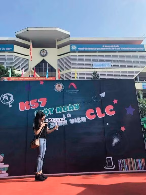 Tham gia các hoạt động tại CLB, ngoại khóa, Minh Anh đã được học hỏi rất nhiều điều để dần trở nên bản lĩnh, hoàn thiện các kỹ năng và nắm giữ được các vị trí quan trọng tại các CLB.