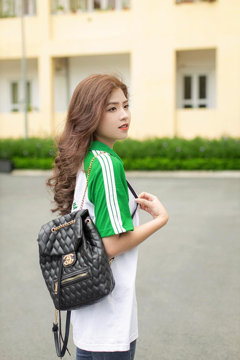 Song song với công việc học, Như Quỳnh còn được biết đến là người mẫu ảnh tự do.