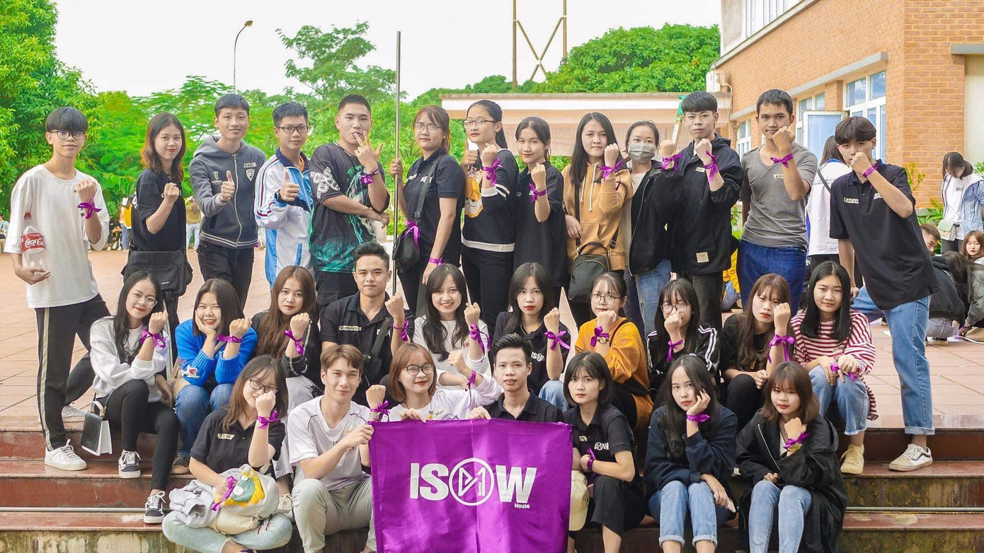 Vũ Hoàng cảm thấy không hề nuối tiếc về tuổi trẻ bởi anh đã chọn đúng ngôi trường giúp mình phát triển và đặt nền móng vững chắc cho sau này! Vũ Hoàng cảm thấy không hề nuối tiếc về tuổi trẻ bởi anh đã chọn đúng ngôi trường giúp mình phát triển và đặt nền móng vững chắc cho sau này!