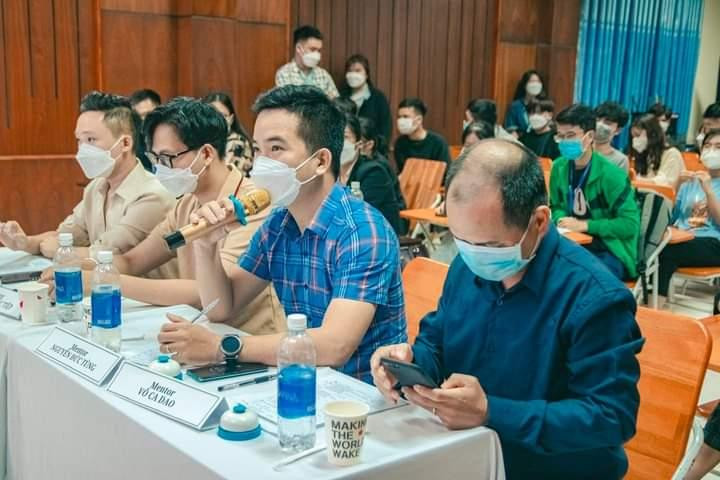 Sau khi trình bày xong, các đội xuất sắc sẽ được các mentor lựa chọn để hướng dẫn hoàn thiện sản phẩm.