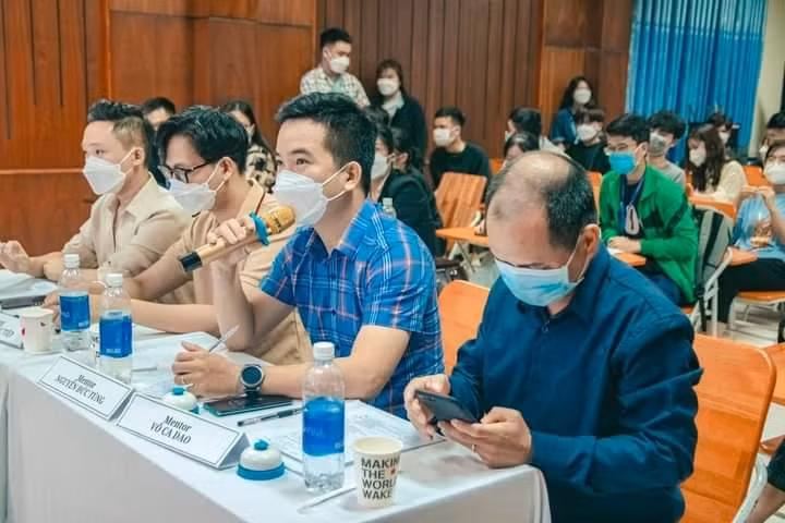 Sau khi trình bày xong, các đội xuất sắc sẽ được các mentor lựa chọn để hướng dẫn hoàn thiện sản phẩm.