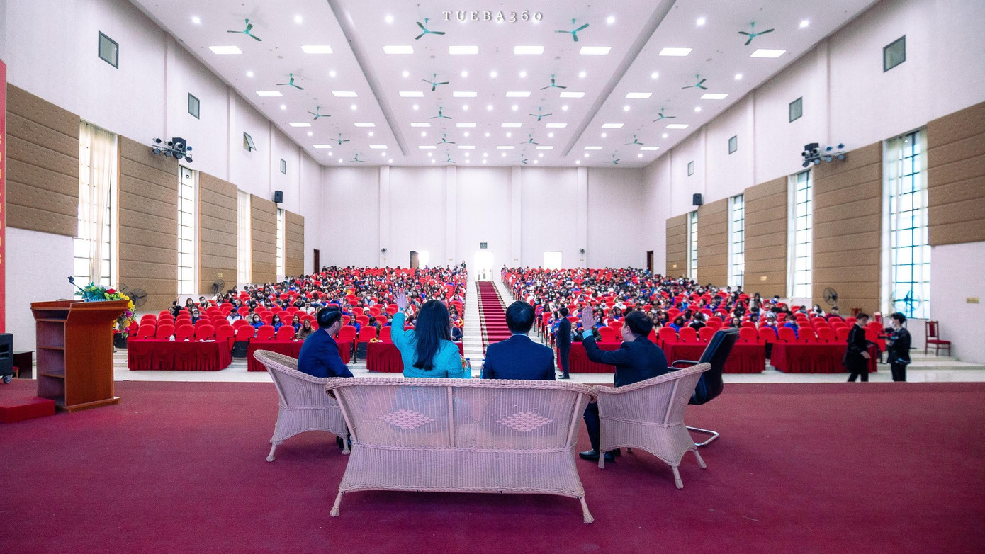 Tọa đàm thu hút được sự quan tâm của đông đảo sinh viên là cán bộ Đoàn Hội chủ chốt của các đơn vị thuộc Đại học Thái Nguyên. Tọa đàm thu hút được sự quan tâm của đông đảo sinh viên là cán bộ Đoàn Hội chủ chốt của các đơn vị thuộc Đại học Thái Nguyên.