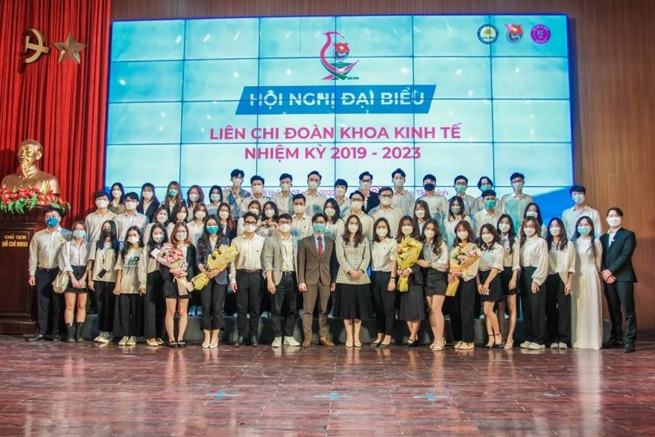 Một trong các Hội nghị Đại biểu cấp LCĐ Khoa tại Học viện Tài chính. Một trong các Hội nghị Đại biểu cấp LCĐ Khoa tại Học viện Tài chính.