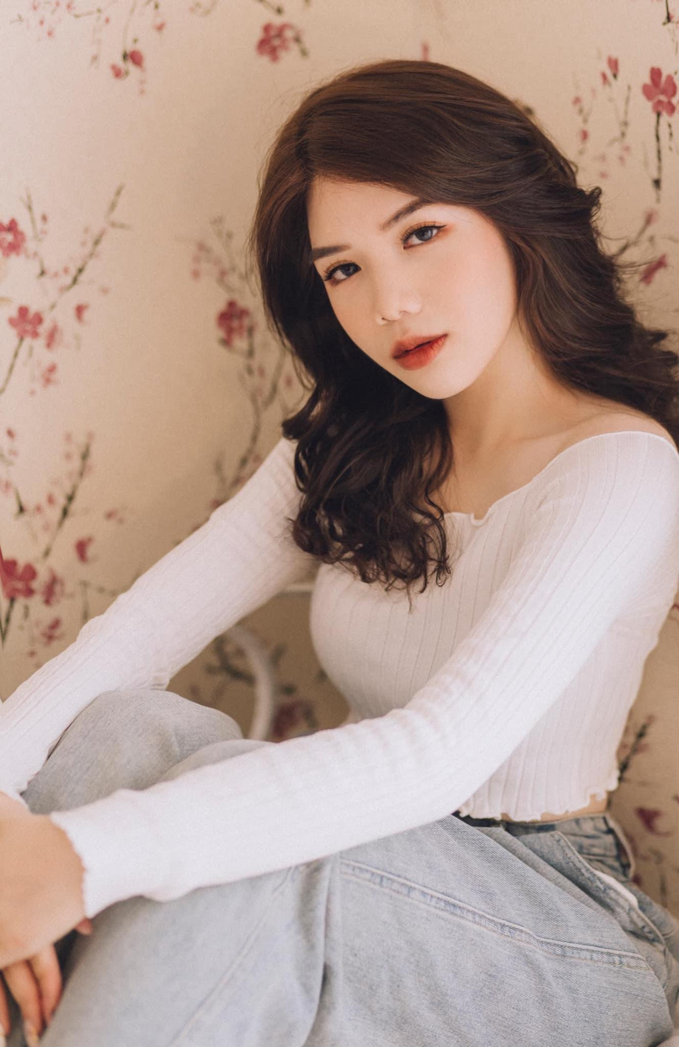 Mùa hè năm lớp 9, Bích Ngọc quyết tâm thay đổi bản thân, ăn uống và tập luyện, thay đổi lối sống cân bằng, tích cực. Mùa hè năm lớp 9, Bích Ngọc quyết tâm thay đổi bản thân, ăn uống và tập luyện, thay đổi lối sống cân bằng, tích cực.