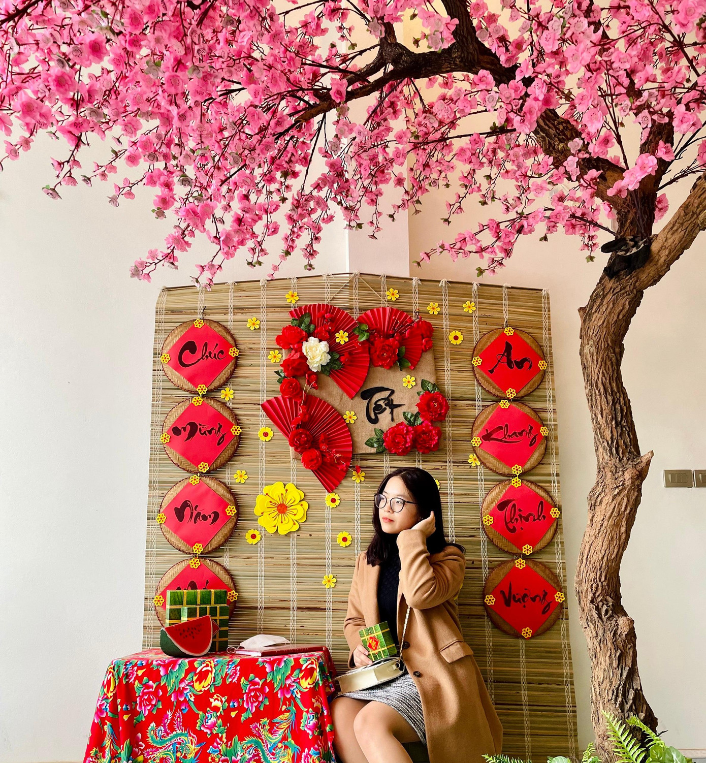 Cô quan niệm rằng: “Khác biệt để dẫn đầu” - hãy khác biệt kiến tạo giá trị, khác biệt trong tư duy, cách thức hiện và cả kết quả đạt được. Cô quan niệm rằng: “Khác biệt để dẫn đầu” - hãy khác biệt kiến tạo giá trị, khác biệt trong tư duy, cách thức hiện và cả kết quả đạt được.