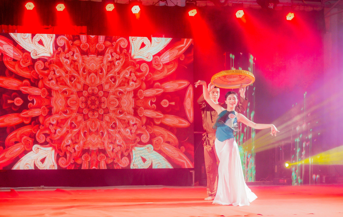 Phần trình diễn tài năng của Thành Đức và Như Quỳnh trong cuộc thi.