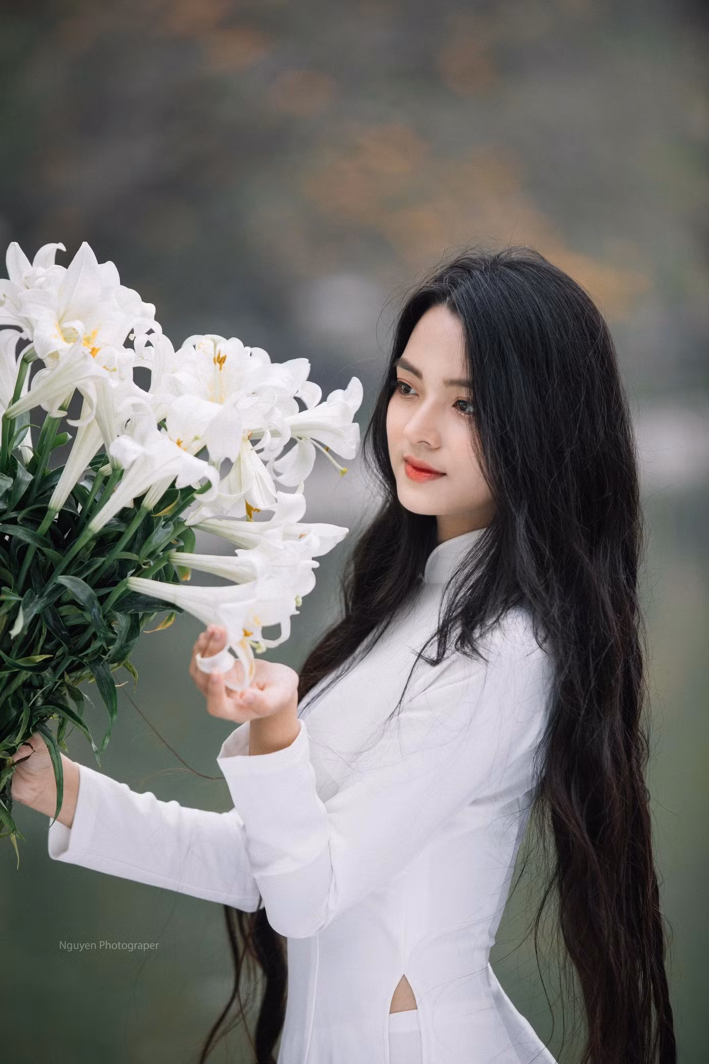 Trang Thảo sở hữu chiều cao 1m68, với số đo ba vòng là 83-59-93. Trang Thảo sở hữu chiều cao 1m68, với số đo ba vòng là 83-59-93.