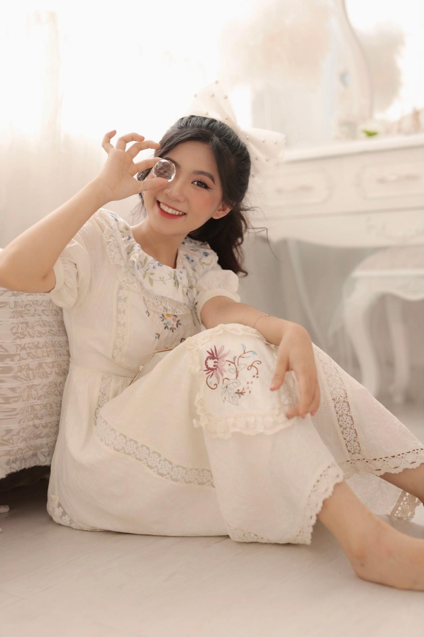 Quỳnh Trang đang ngày càng hoàn thiện bản thân và cố gắng dành nhiều bước tiến khác trong nghề.