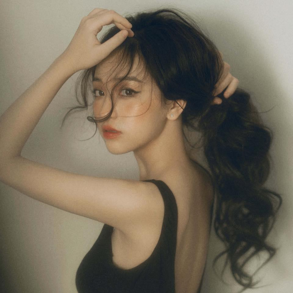 Thúy Hạnh lớn lên tại một vùng quê nhỏ ở Nam Định, do đó, bản thân cô bạn cũng có những ước mơ và một nghị lực sống, không ngại khó khăn. Thúy Hạnh lớn lên tại một vùng quê nhỏ ở Nam Định, do đó, bản thân cô bạn cũng có những ước mơ và một nghị lực sống, không ngại khó khăn.