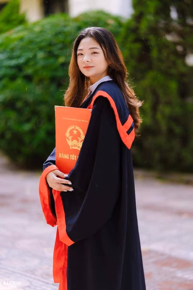 Nguyễn Ngọc Anh hiện đang là sinh viên ngành Kinh tế Đối ngoại của trường Đại học Ngoại thương. Nguyễn Ngọc Anh hiện đang là sinh viên ngành Kinh tế Đối ngoại của trường Đại học Ngoại thương.