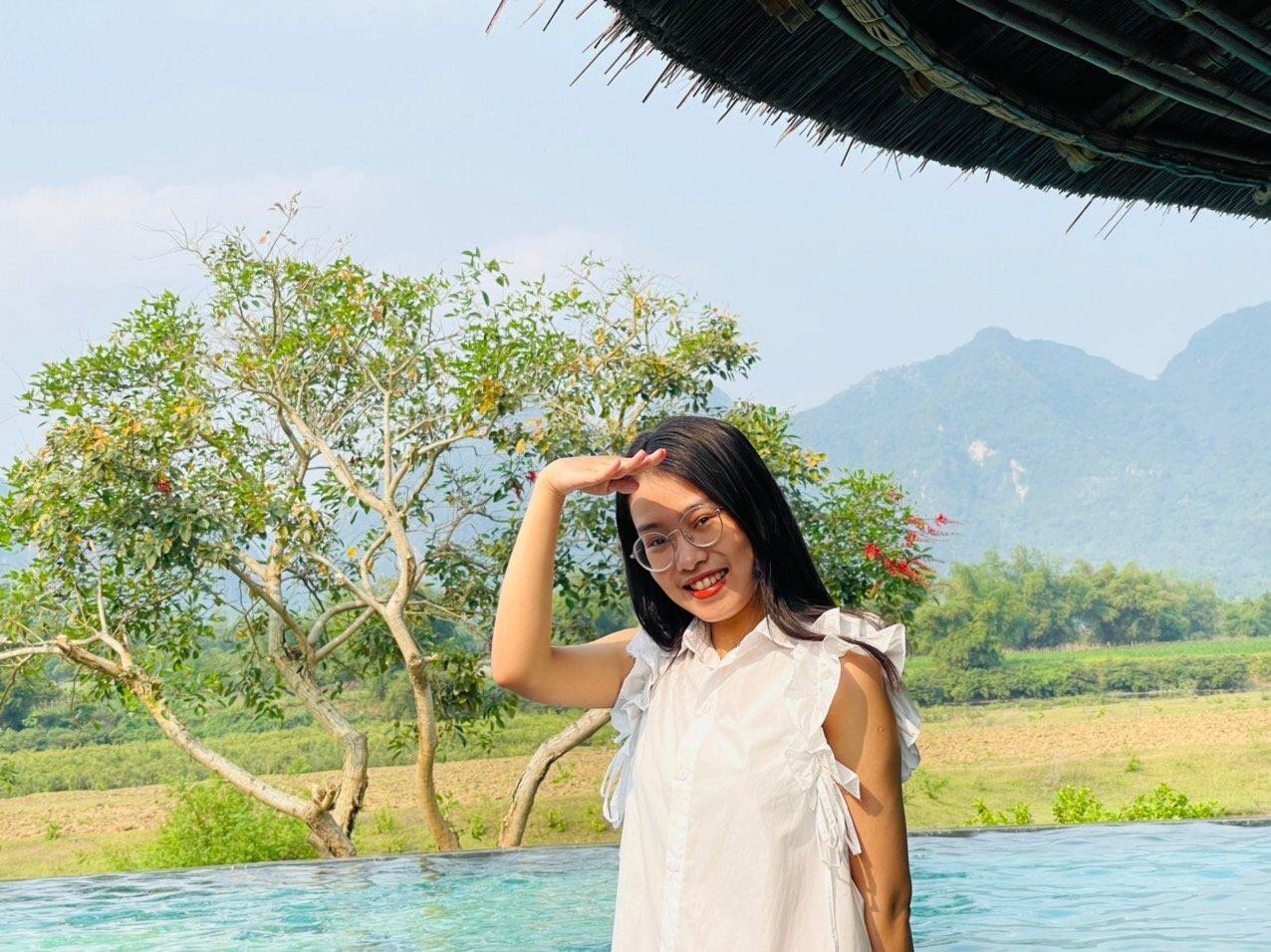 Hương Hạnh luôn tích cực tham gia các hoạt động Đoàn – Hội và chăm chỉ học tập, rèn luyện bản thân để trở thành một bác sĩ đủ cả Tâm - Trí – Tài. Hương Hạnh luôn tích cực tham gia các hoạt động Đoàn – Hội và chăm chỉ học tập, rèn luyện bản thân để trở thành một bác sĩ đủ cả Tâm - Trí – Tài.