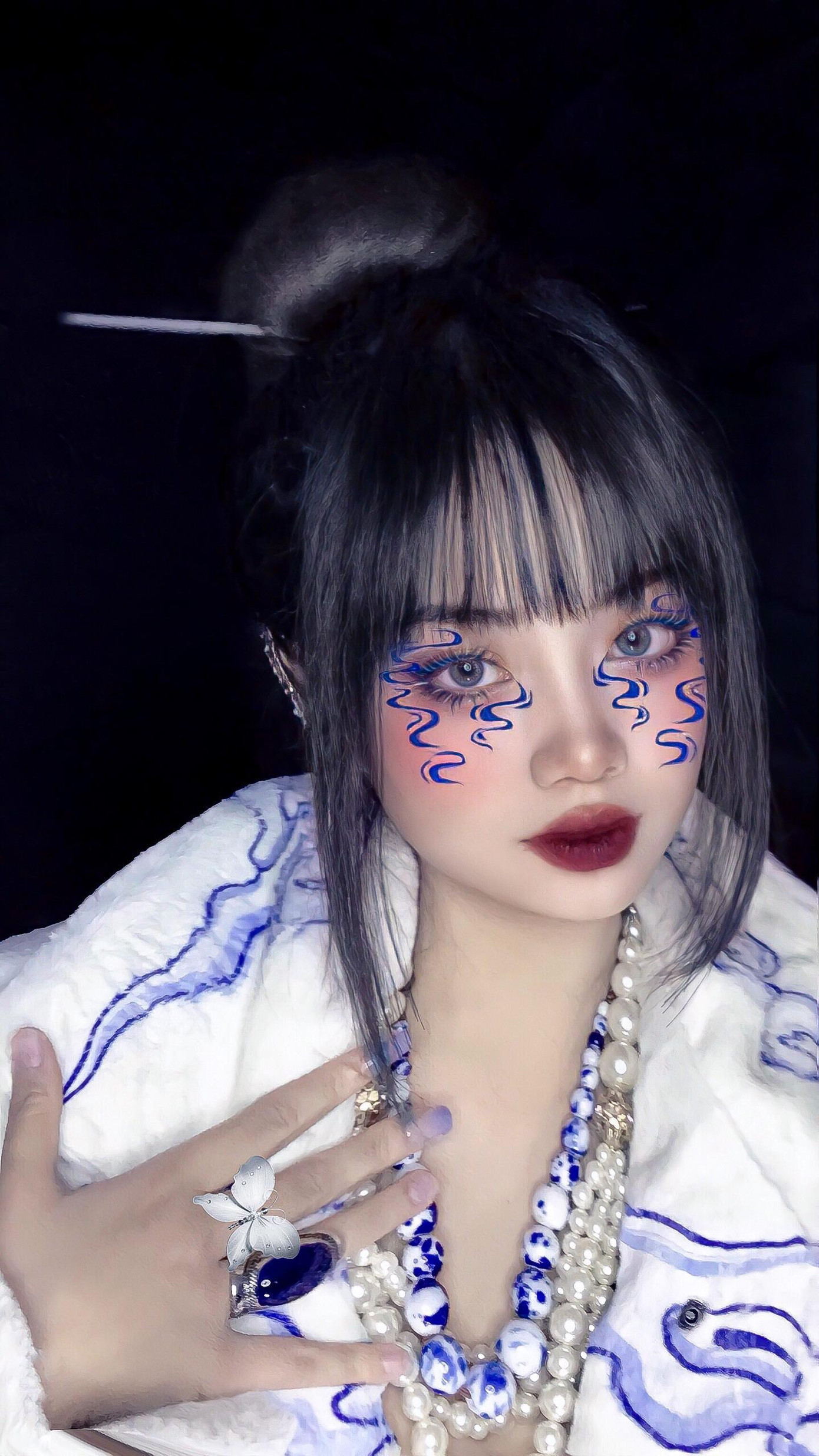 Kiên trì học tập và theo đuổi, Cẩm Tiên luôn sẵn sàng đối đầu với mọi thử thách.