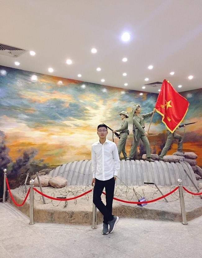 Chính thời điểm tăm tối nhất đã hun đúc trong mình ngọn lửa tinh thần giúp mình thêm vững vàng và trưởng thành hơn ở hiện tại. Chính thời điểm tăm tối nhất đã hun đúc trong mình ngọn lửa tinh thần giúp mình thêm vững vàng và trưởng thành hơn ở hiện tại.