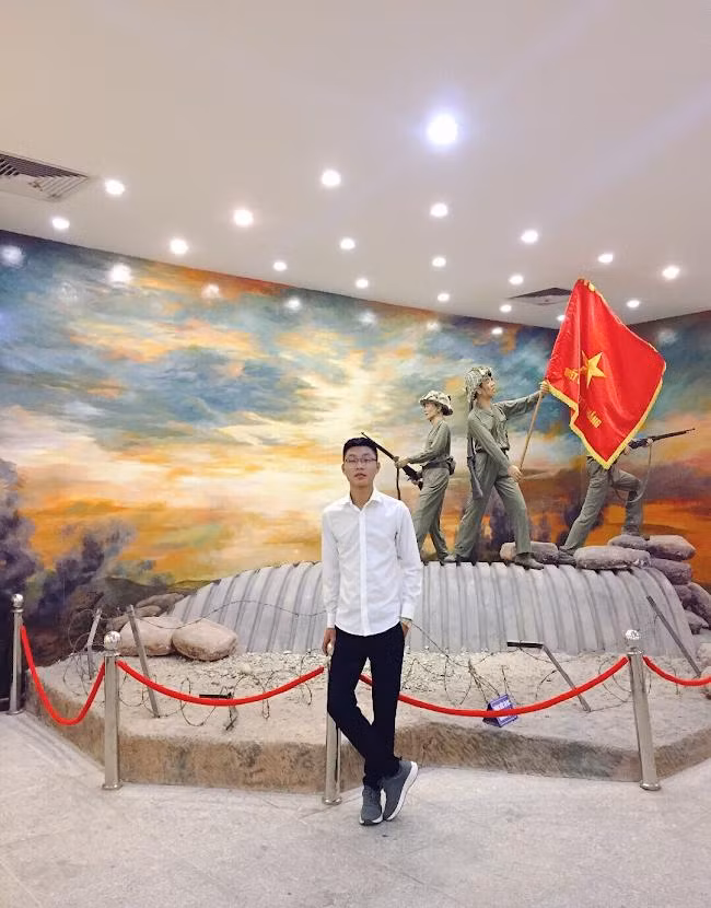 Chính thời điểm tăm tối nhất đã hun đúc trong mình ngọn lửa tinh thần giúp mình thêm vững vàng và trưởng thành hơn ở hiện tại.