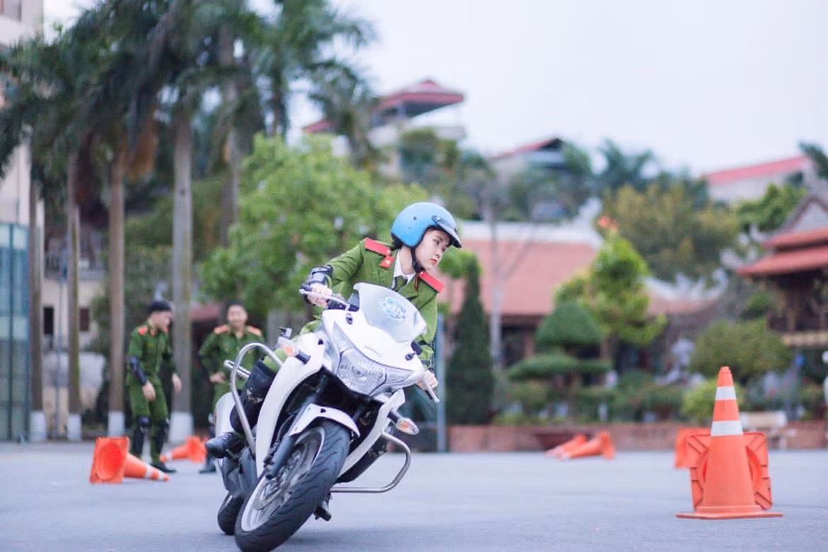 Tham gia Câu lạc bộ Motor phân khối lớn giúp Thu Huyền được thể hiện tài năng cùng đam mê của bản thân.
