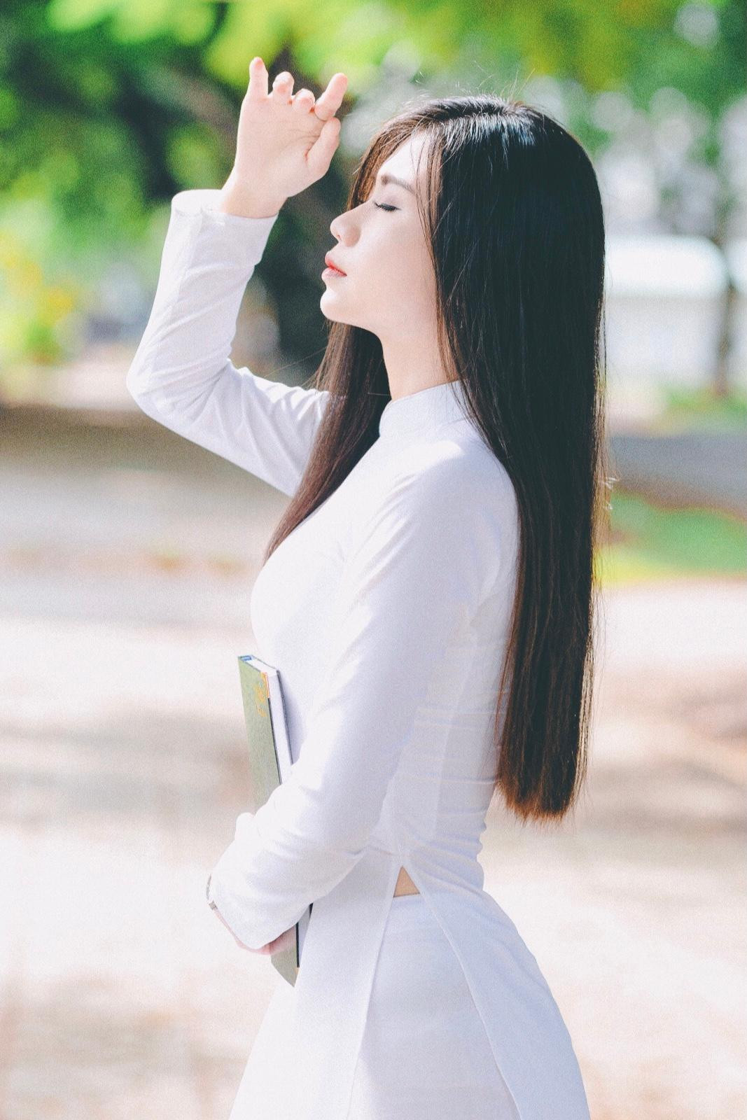 Hoàn thiện cả về Trí tuệ - Nhân cách - Sắc đẹp là những điều Minh Thư luôn hướng đến và hoàn thiện mỗi ngày. Hoàn thiện cả về Trí tuệ - Nhân cách - Sắc đẹp là những điều Minh Thư luôn hướng đến và hoàn thiện mỗi ngày.